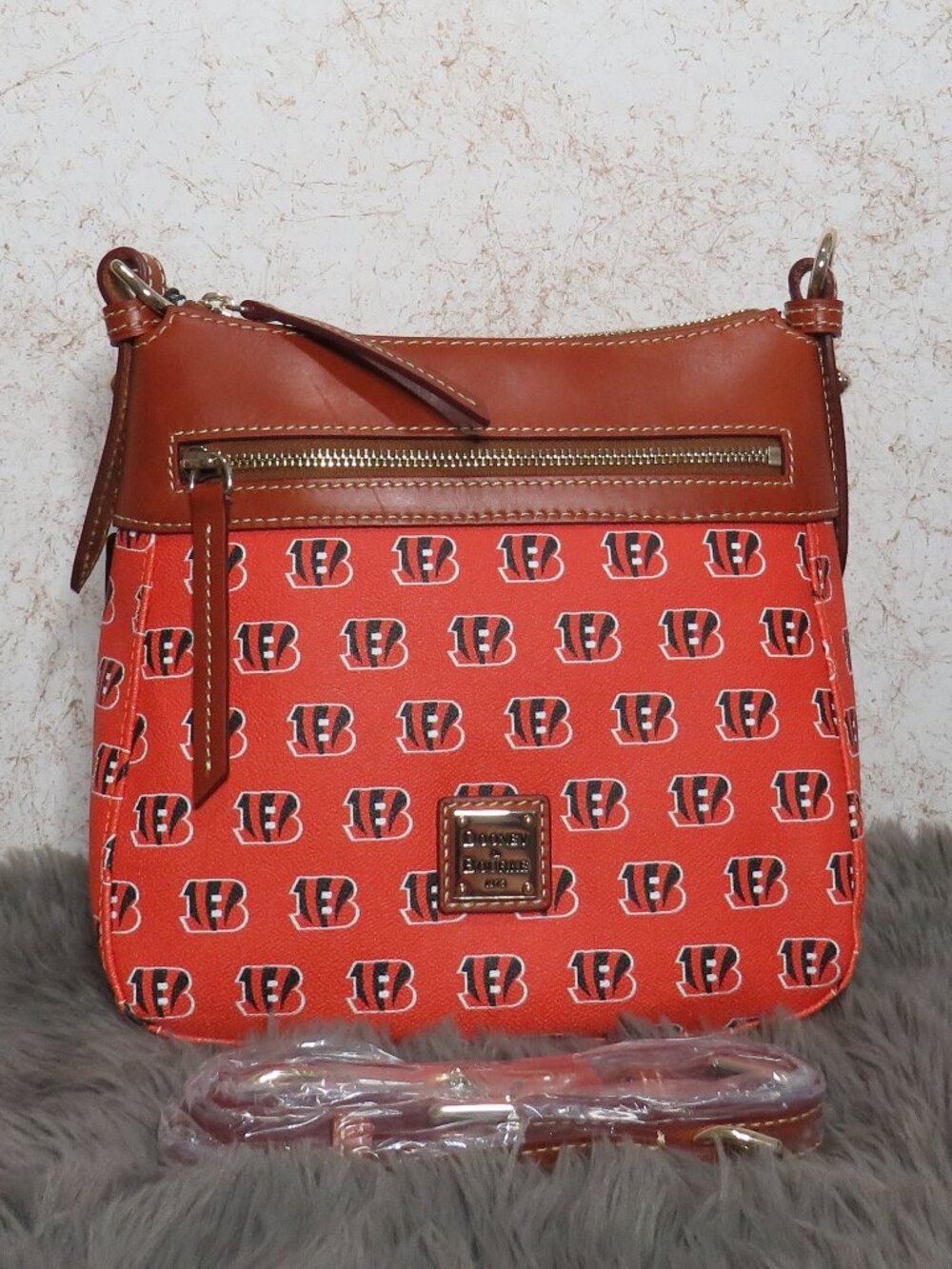 Dooney & Bourke NFL Cincinnati Bengals Crossbody 25 (Orange)